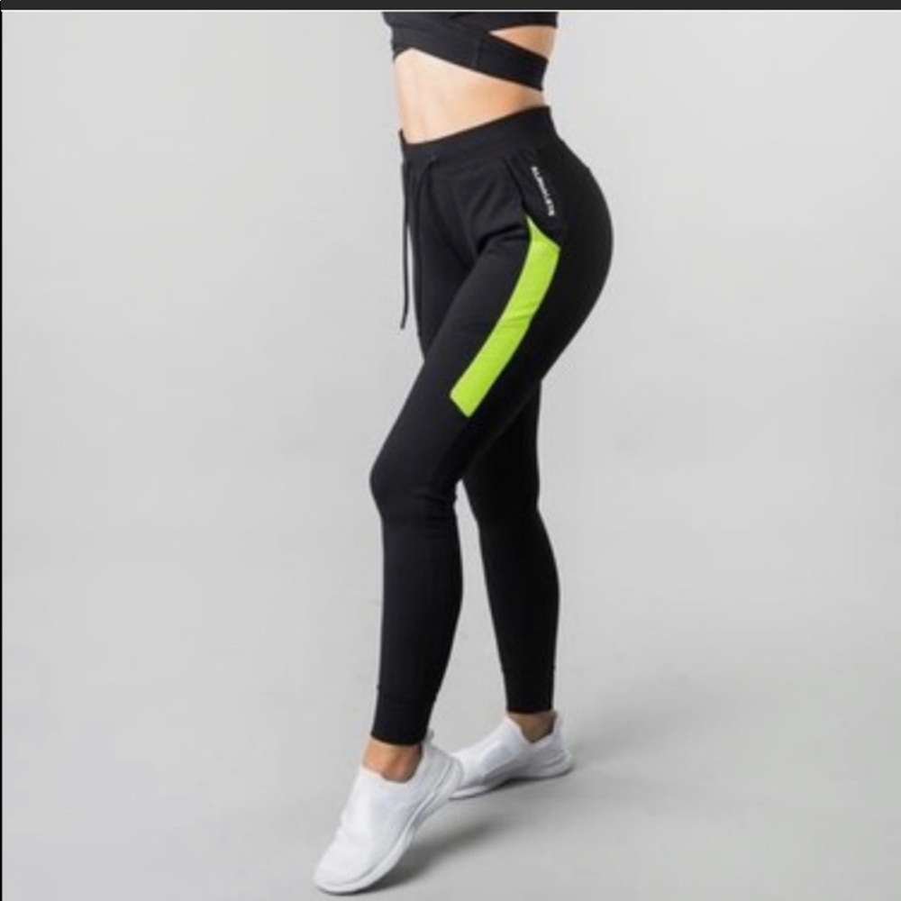 Alphalete Premium Jogger